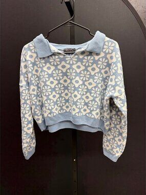 Nasty Gal Blue & White Collared Patterened Sweater
